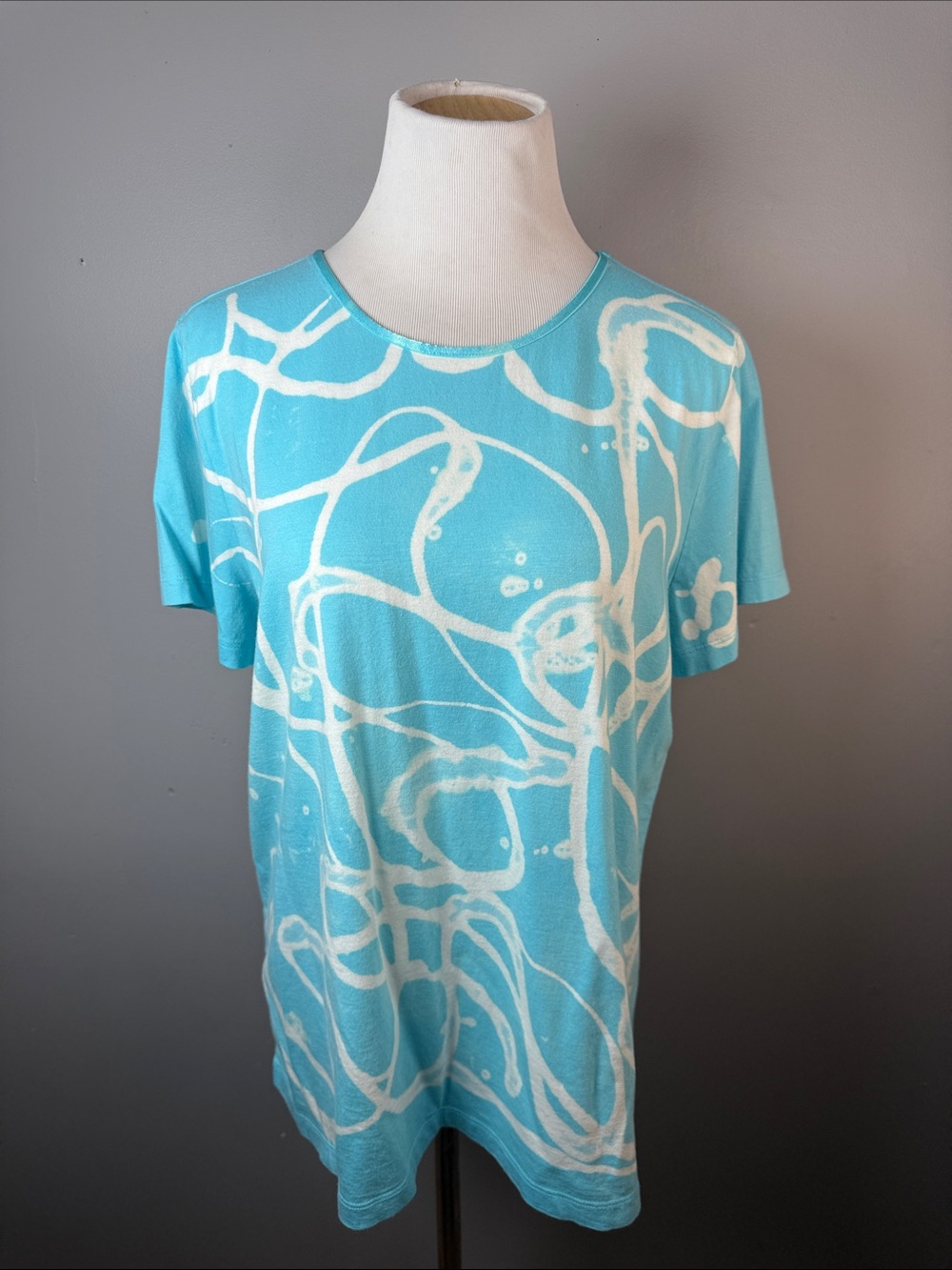 Women's Aqua Blue Short Sleeve Crewneck Tee with White Abstract Print